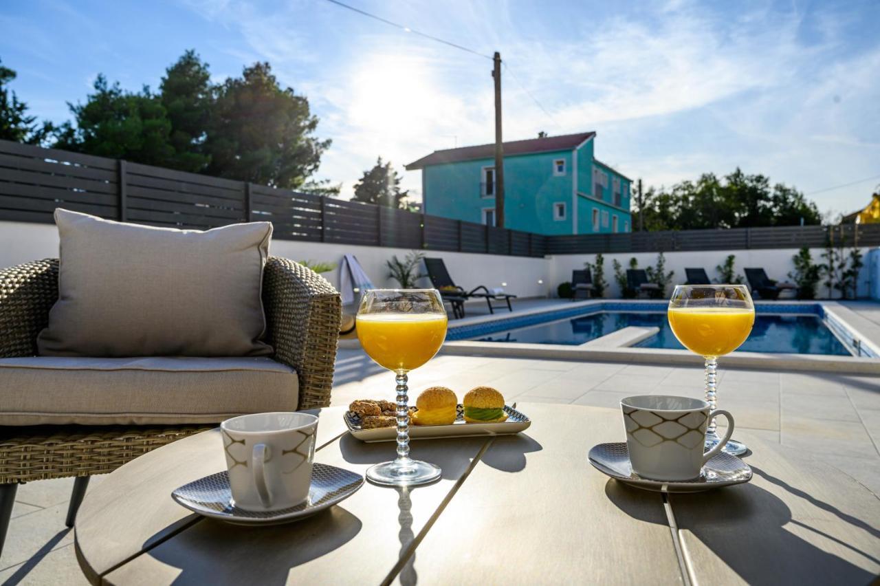 Villa Relax - Beautiful Apartment With Heated Saltwater Pool & Jacuzzi Kaštela Exterior foto
